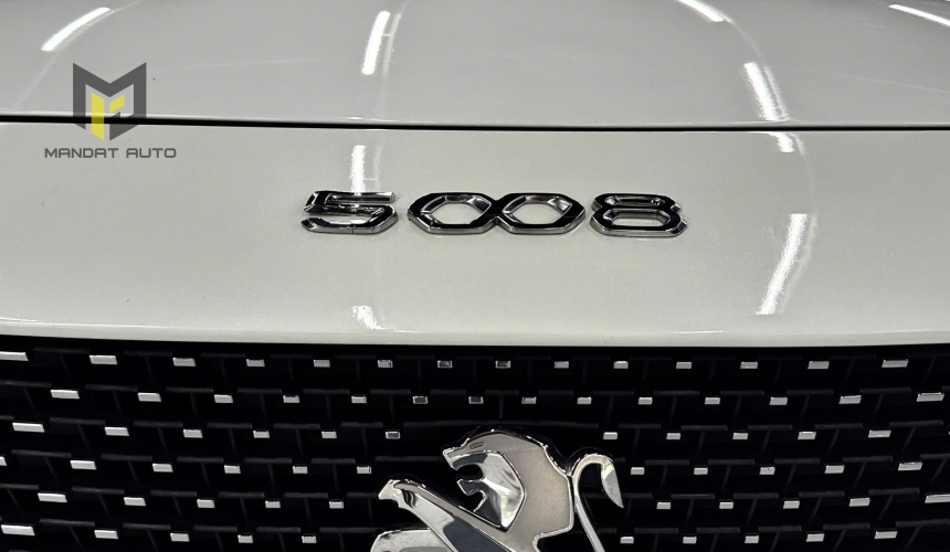 PEUGEOT 5008 - GT 1.6AT - 2024
