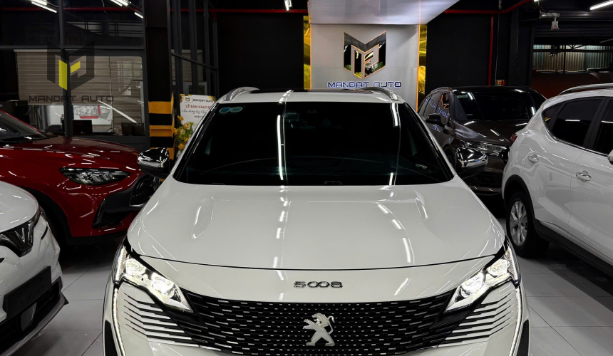 PEUGEOT 5008 - GT 1.6AT - 2024