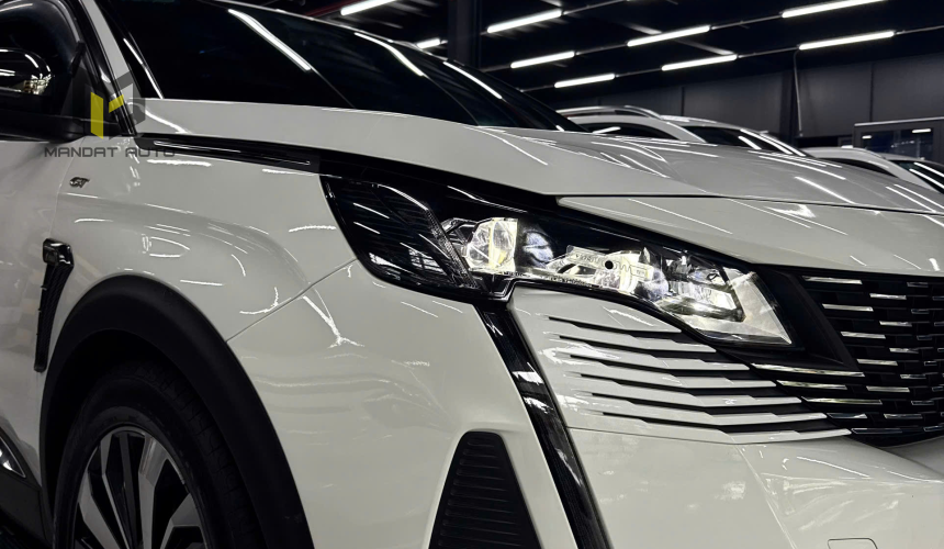 PEUGEOT 5008 - GT 1.6AT - 2024