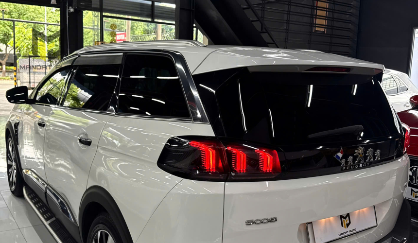 PEUGEOT 5008 - GT 1.6AT - 2024