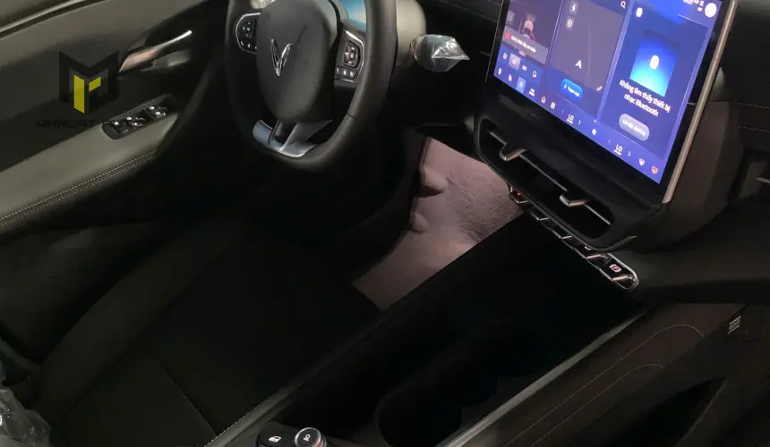 VINFAST VF7 - PLUS FWD - 2025