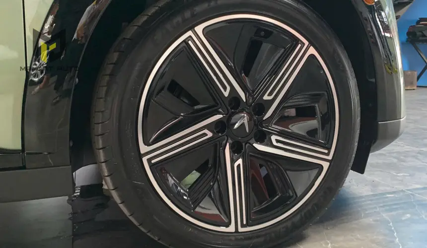 VINFAST VF7 - PLUS FWD - 2025