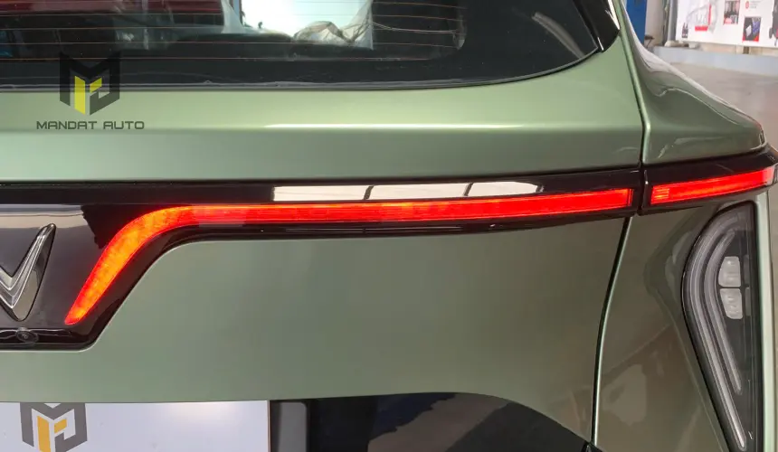 VINFAST VF7 - PLUS FWD - 2025