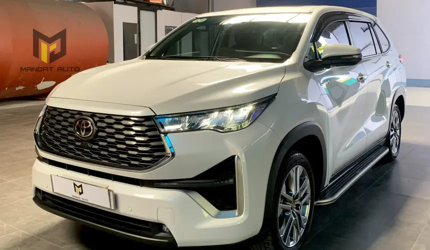 TOYOTA INNOVA CROSS HYBRID - 2025