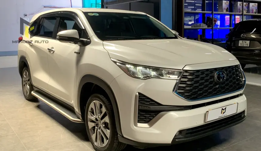 TOYOTA INNOVA CROSS HYBRID - 2025