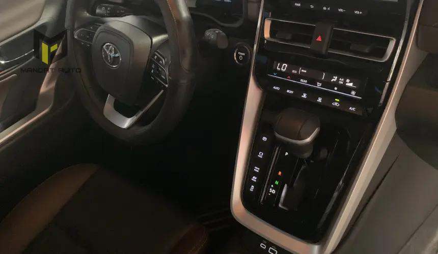 TOYOTA INNOVA CROSS HYBRID - 2025