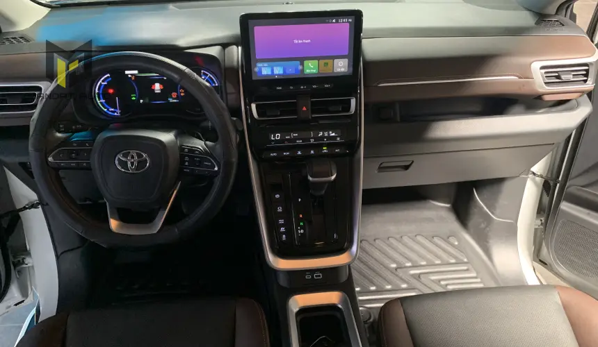 TOYOTA INNOVA CROSS HYBRID - 2025
