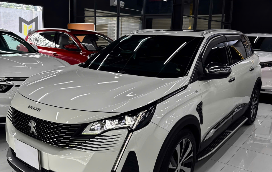 PEUGEOT 5008 - GT 1.6AT - 2024