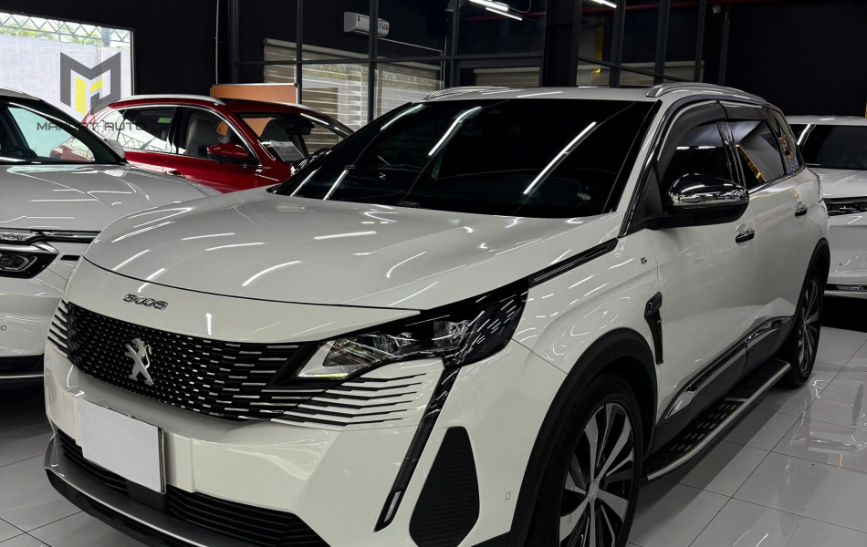 PEUGEOT 5008 - GT 1.6AT - 2024