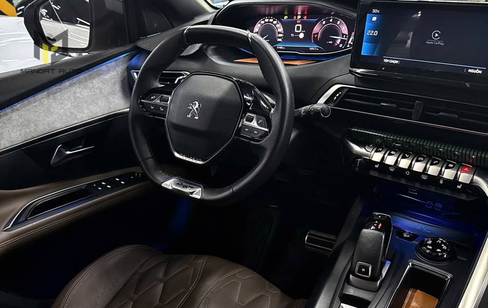 PEUGEOT 5008 - GT 1.6AT - 2024
