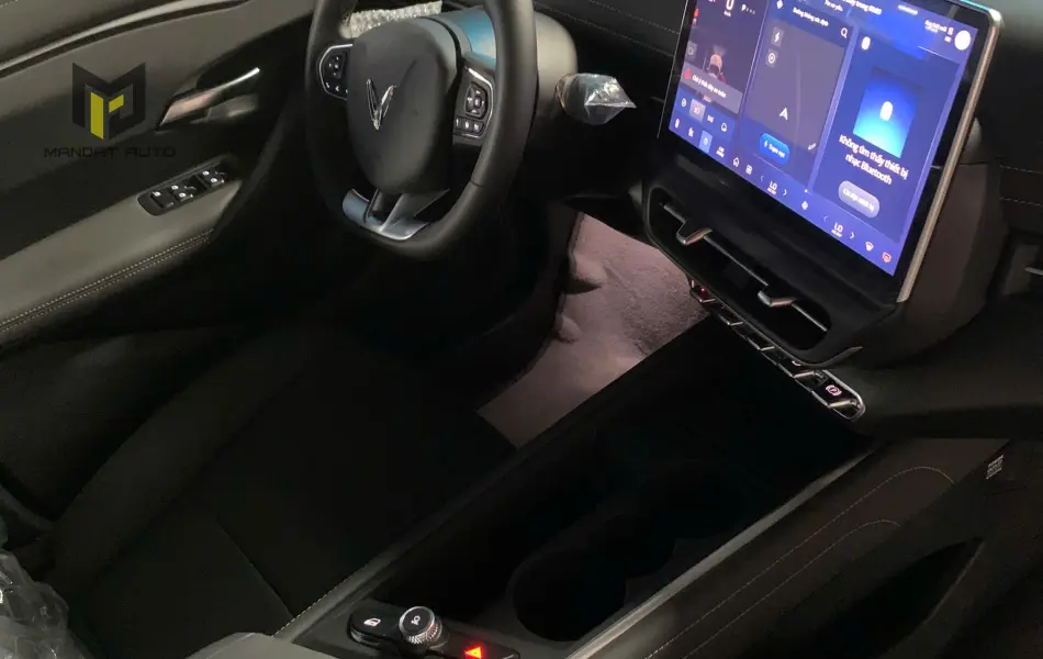 VINFAST VF7 - PLUS FWD - 2025