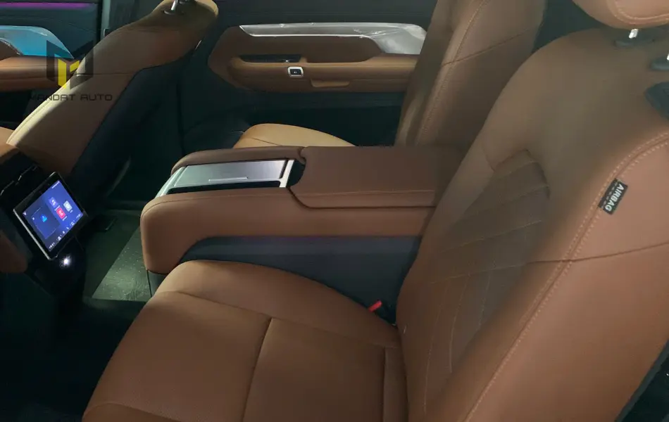 VINFAST VF9 - PLUS 6 GHẾ - 2025