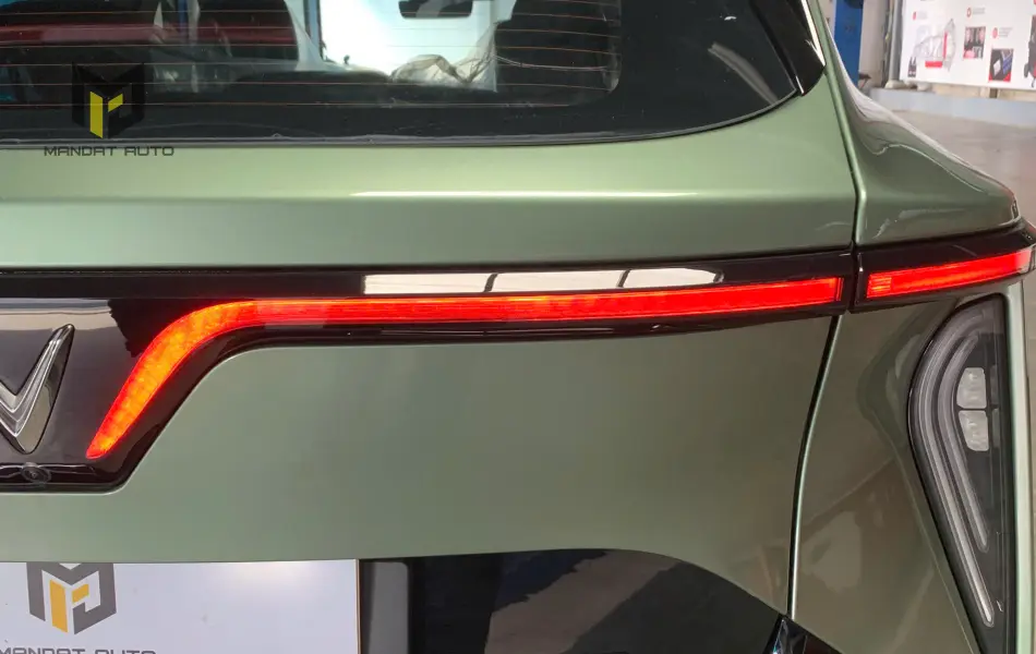 VINFAST VF7 - PLUS FWD - 2025