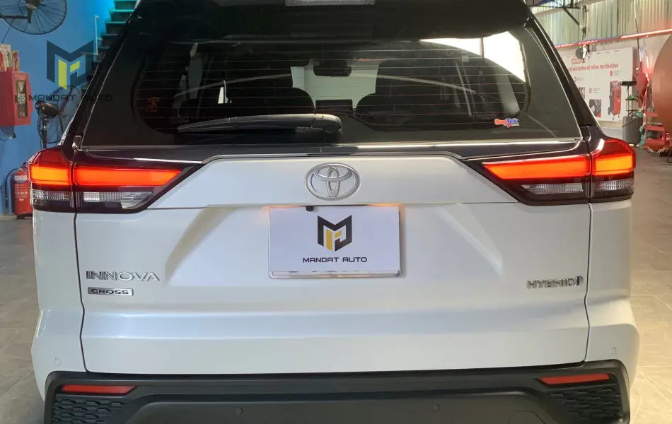 TOYOTA INNOVA CROSS HYBRID - 2025