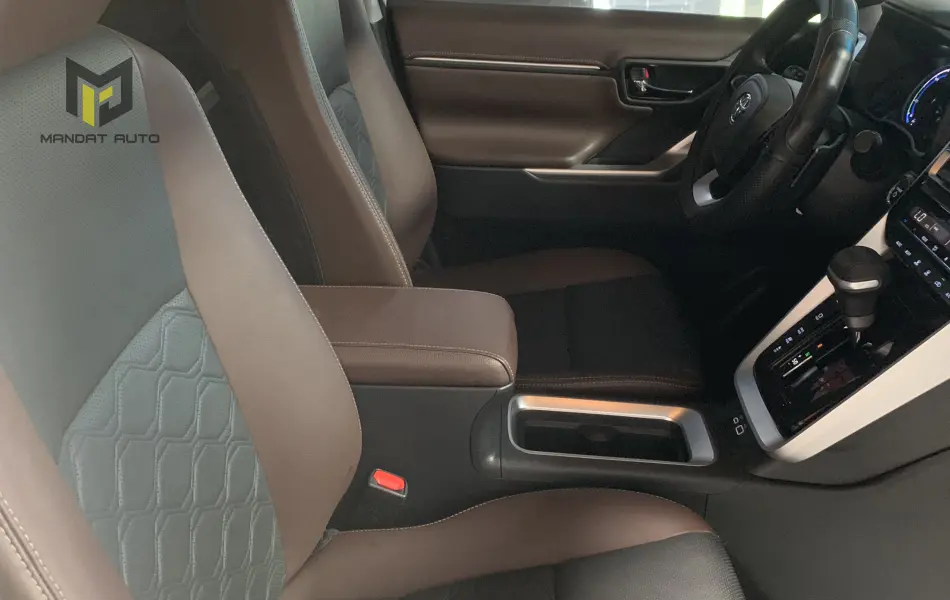 TOYOTA INNOVA CROSS HYBRID - 2025
